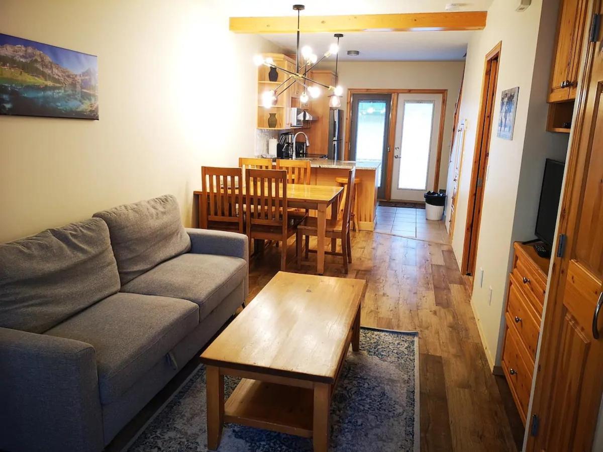 Вилла Banff Gate Vacation Townhouse Канмор Экстерьер фото